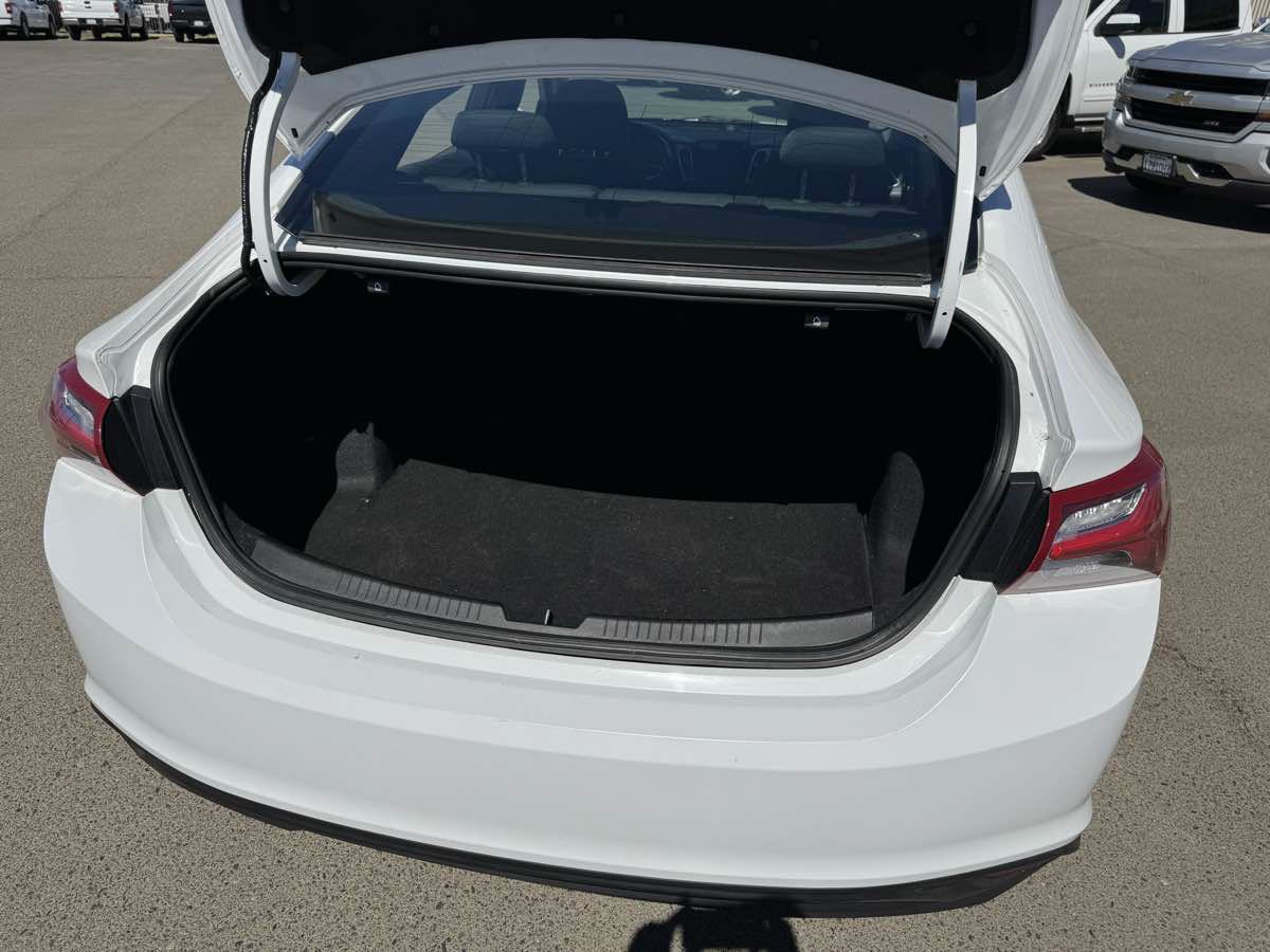 Used 2020 Chevrolet Malibu LT FWD image 17