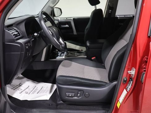 Used 2024 Toyota 4Runner SR5 AWD/4WD image 10