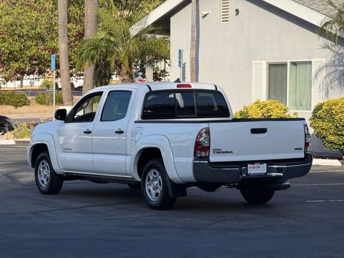 Used 2015 Toyota Tacoma 2WD Double Cab w/ SR5 Package image 3