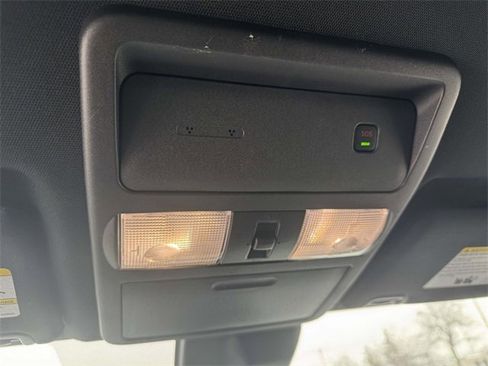 Used 2025 Nissan Frontier PRO-4X image 28