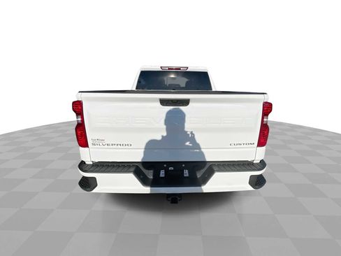 Used 2024 Chevrolet Silverado 1500 Custom image 7