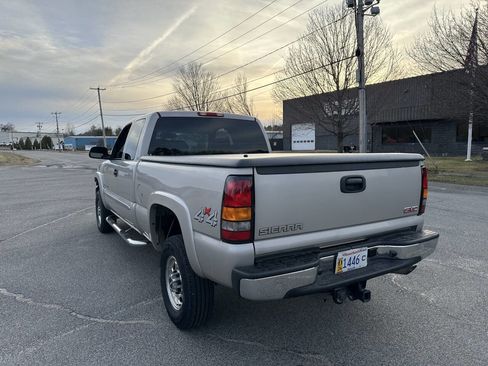 Used 2007 GMC Sierra 2500 SLE w/ Snow Plow Prep Package AWD/4WD image 4
