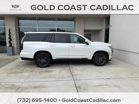 Certified 2025 Cadillac Escalade Sport Platinum AWD/4WD image 4