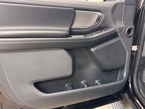 Used 2025 Ford Expedition Max Platinum image 8