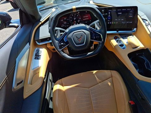 Used 2022 Chevrolet Corvette Stingray Premium Cpe w/ Z51 Performance Package RWD image 10