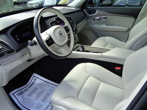 Used 2023 Volvo XC90 B6 Plus AWD/4WD image 10
