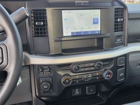 Certified 2025 Ford F350 XLT w/ FX4 Off-Road Package image 9