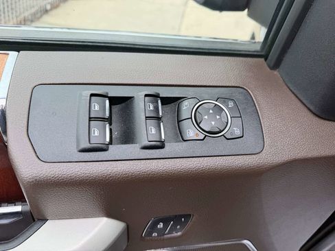 Used 2019 Ford F150 King Ranch w/ Equipment Group 601A Luxury AWD/4WD image 12