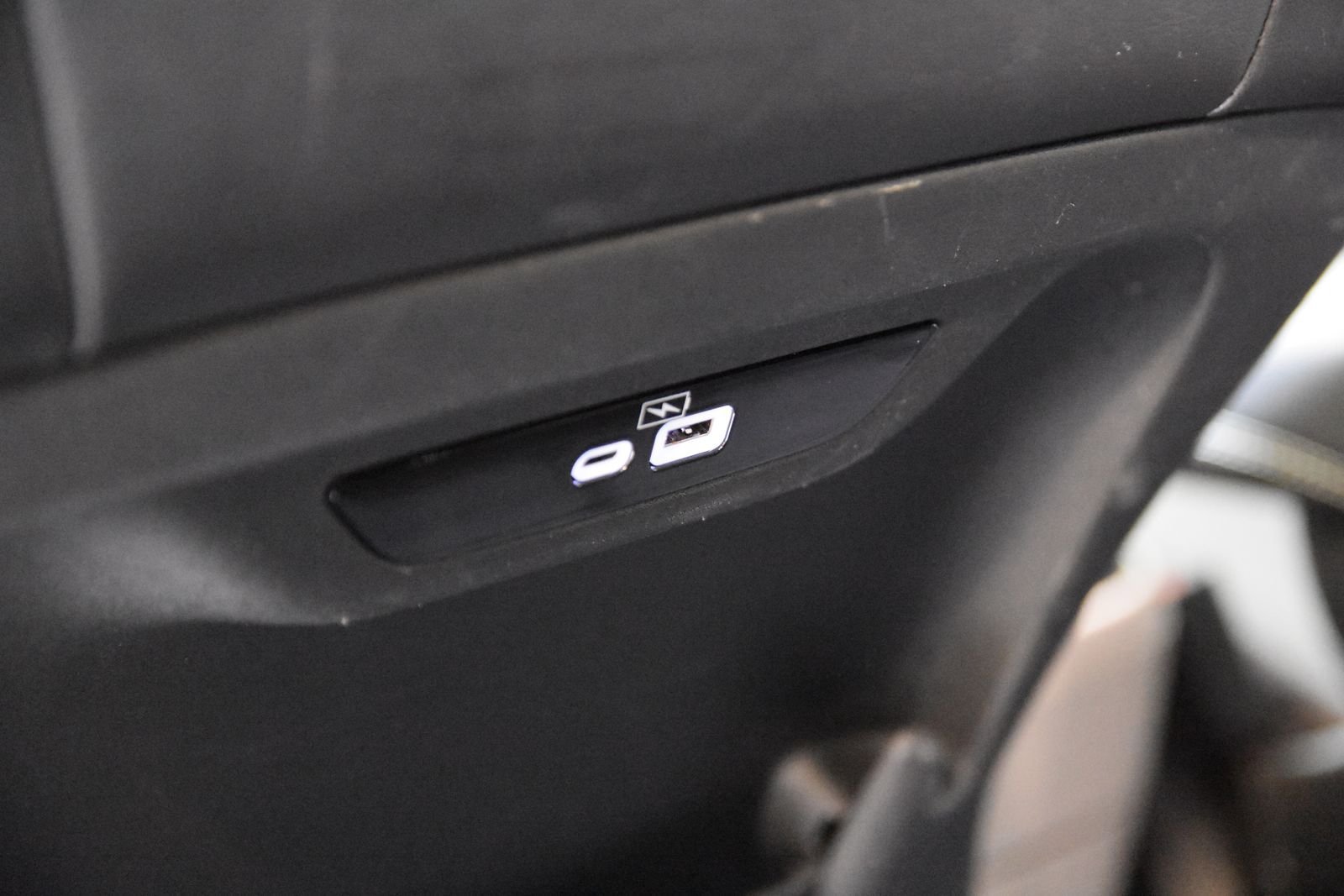 Used 2023 Chrysler Pacifica Touring-L FWD image 31