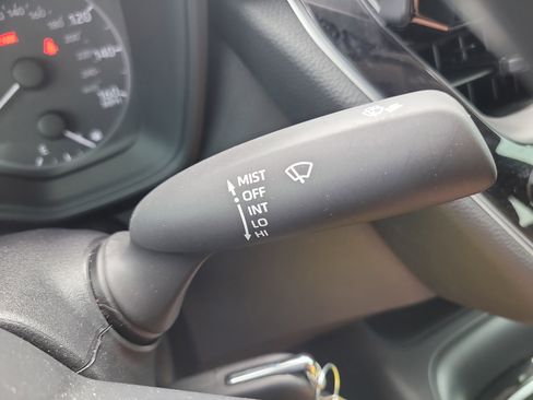 Certified 2025 Toyota Corolla LE image 28