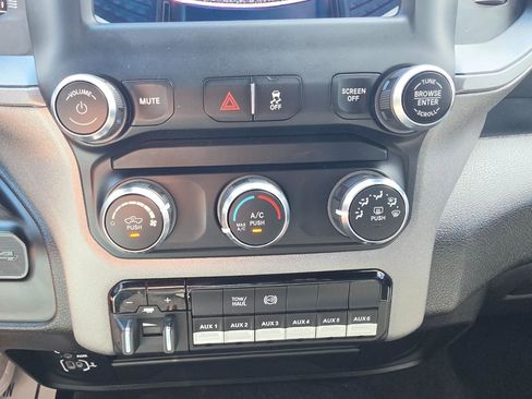 Used 2024 RAM 2500 Tradesman w/ Chrome Appearance Group AWD/4WD image 23
