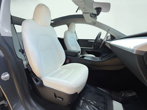 Used 2023 Tesla Model Y Performance AWD/4WD image 31
