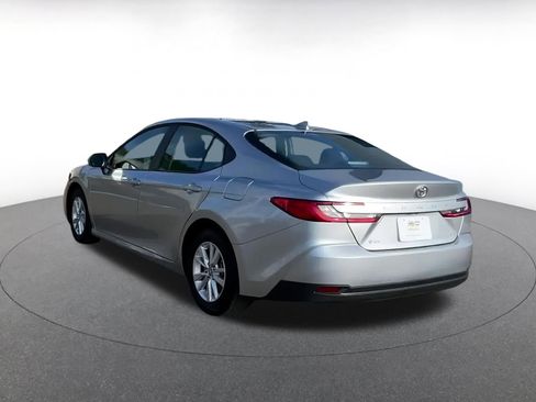 Used 2025 Toyota Camry LE image 12