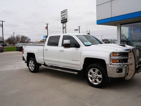 Used 2019 Chevrolet Silverado 2500 LTZ w/ Duramax Plus Package AWD/4WD image 25