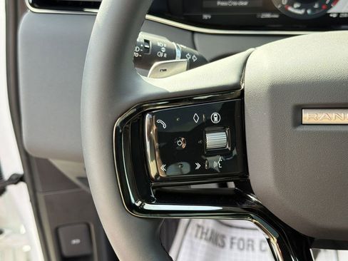 Used 2025 Land Rover Range Rover Evoque Dynamic SE image 24