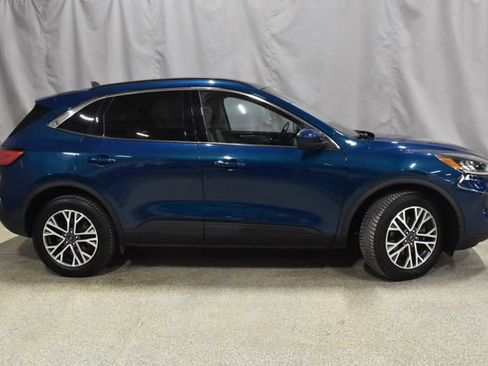 Used 2020 Ford Escape SEL image 3