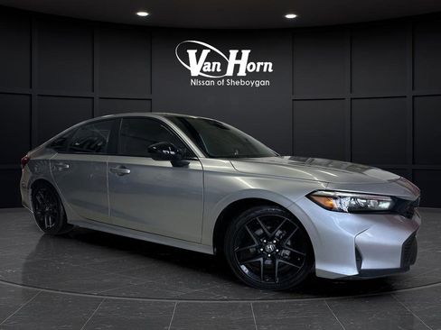 Used 2025 Honda Civic Sport image 1