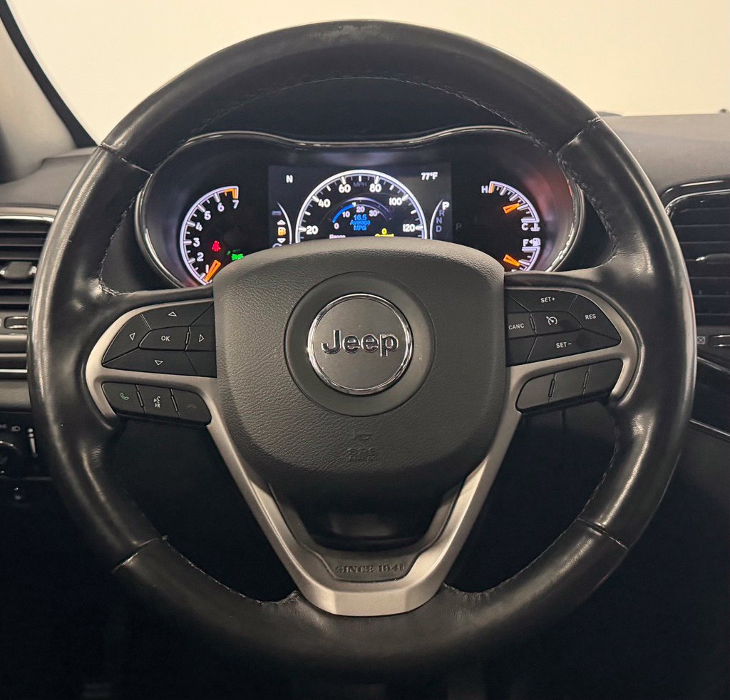 Used 2021 Jeep Grand Cherokee Limited AWD/4WD image 16