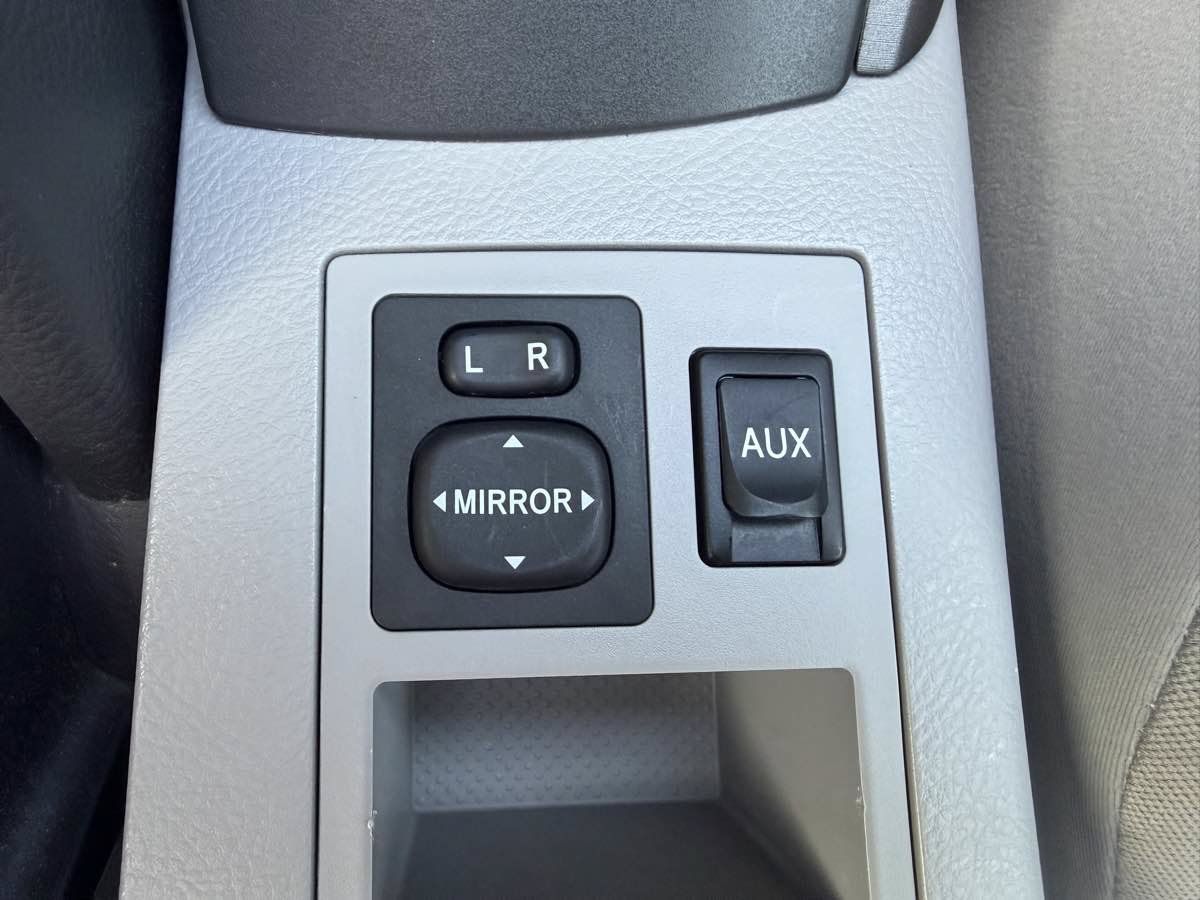Used 2011 Toyota RAV4 2WD w/ Base L4 Extra Value Pkg image 19