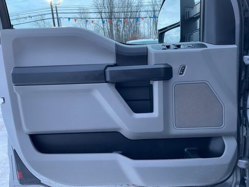 Used 2020 Ford F250 XL w/ Power Equipment Group image 9