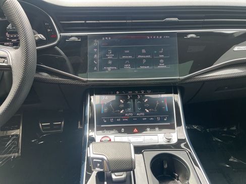 Used 2023 Audi SQ7 Prestige AWD/4WD image 32