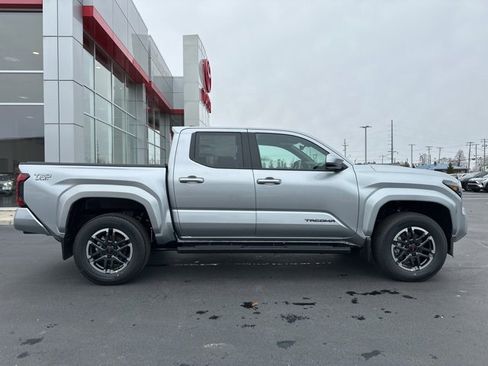 New 2025 Toyota Tacoma TRD Sport image 8