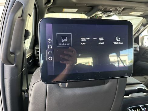 New 2026 GMC Yukon XL AT4 w/ AT4 Premium Plus Package AWD/4WD image 32
