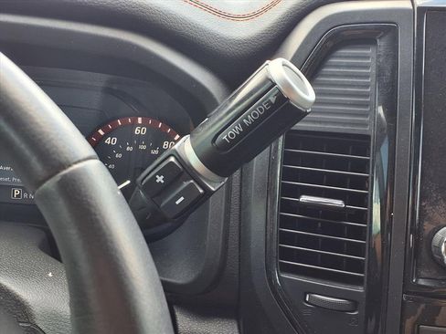 Used 2020 Nissan Titan PRO-4X w/ Pro-4x Convenience Package image 23