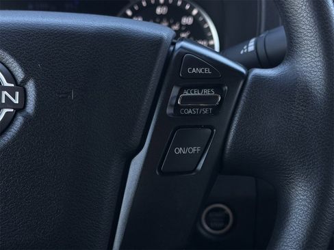 Used 2024 Nissan Frontier SV image 14