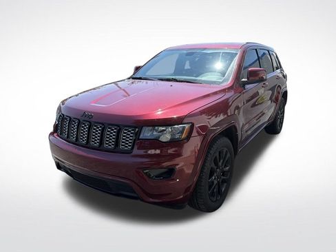 Used 2017 Jeep Grand Cherokee Altitude AWD/4WD image 3