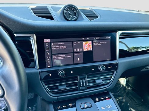 Used 2024 Porsche Macan image 13