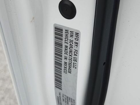 Used 2025 Jeep Wagoneer S Limited image 28