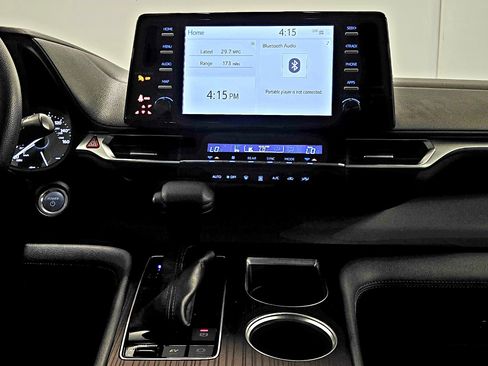 Used 2022 Toyota Sienna LE FWD image 15