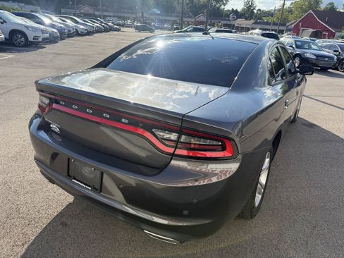 Used 2019 Dodge Charger SXT w/ Leather Interior Group RWD image 7
