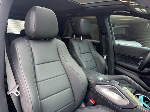Used 2025 Mercedes-Benz GLE 450 4MATIC image 16