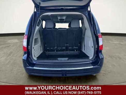 Used 2014 Chrysler Town & Country Touring FWD image 13