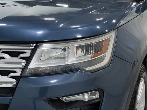 Used 2018 Ford Explorer XLT w/ Equipment Group 201A AWD/4WD image 35