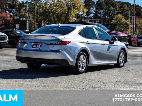 Used 2025 Toyota Camry LE image 6