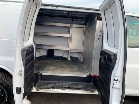 Used 2021 Chevrolet Express 3500 image 11