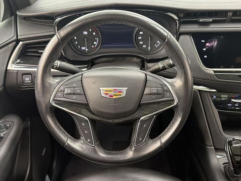 Used 2022 Cadillac XT5 Premium Luxury w/ Technology Package FWD image 11