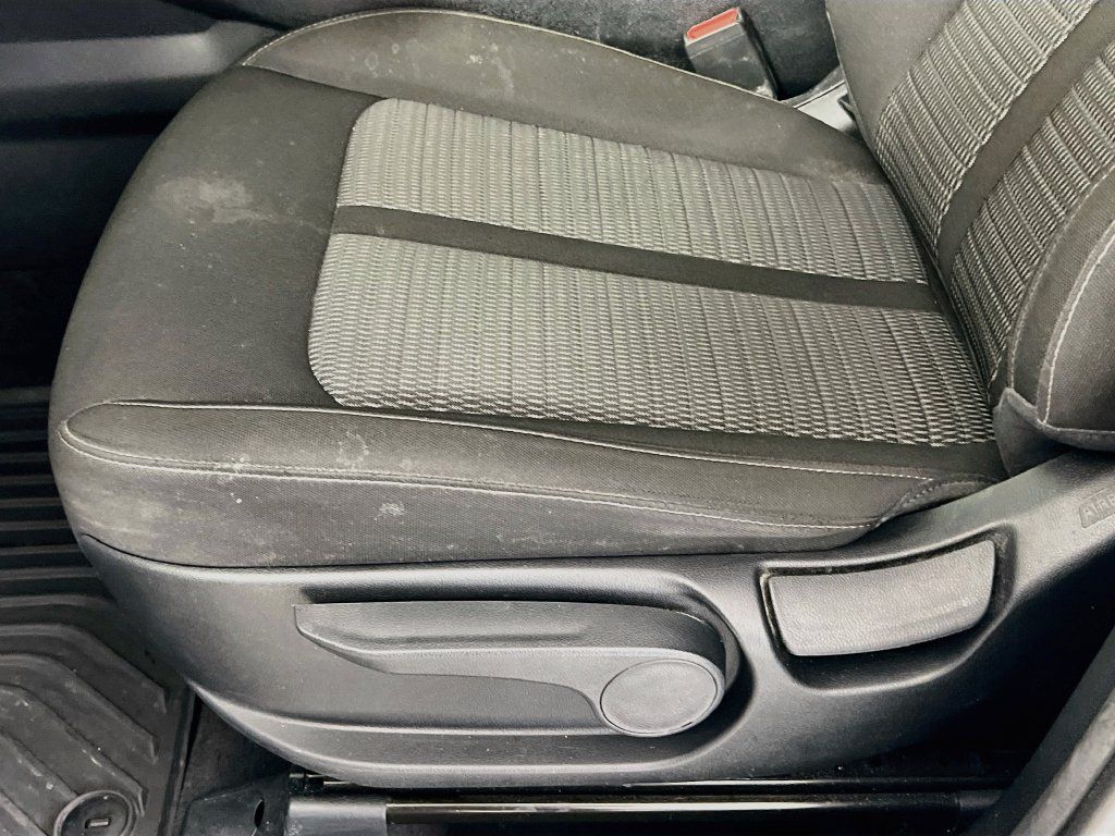 Certified 2025 Kia Sorento LX FWD image 11