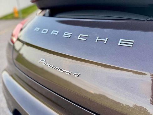 Used 2014 Porsche Panamera 4 AWD/4WD image 26