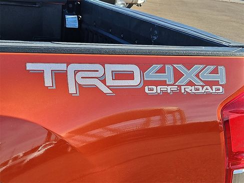 Used 2016 Toyota Tacoma TRD Off-Road w/ Towing Package image 15