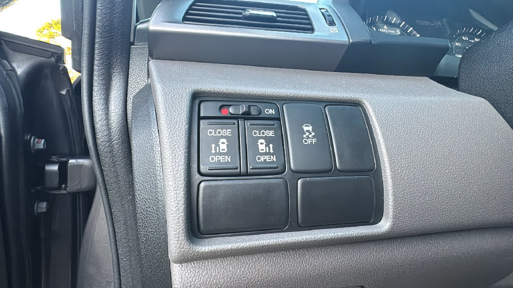 Used 2015 Honda Odyssey EX image 16