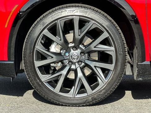 Used 2025 Toyota Crown Signia Limited image 30