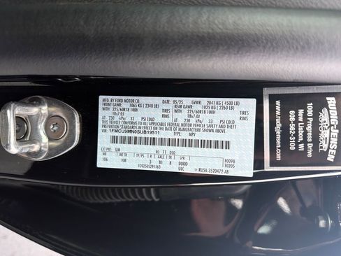 Used 2025 Ford Escape ST-Line image 28