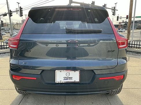 New 2026 Volvo XC40 B5 Ultra w/ Climate Package image 9