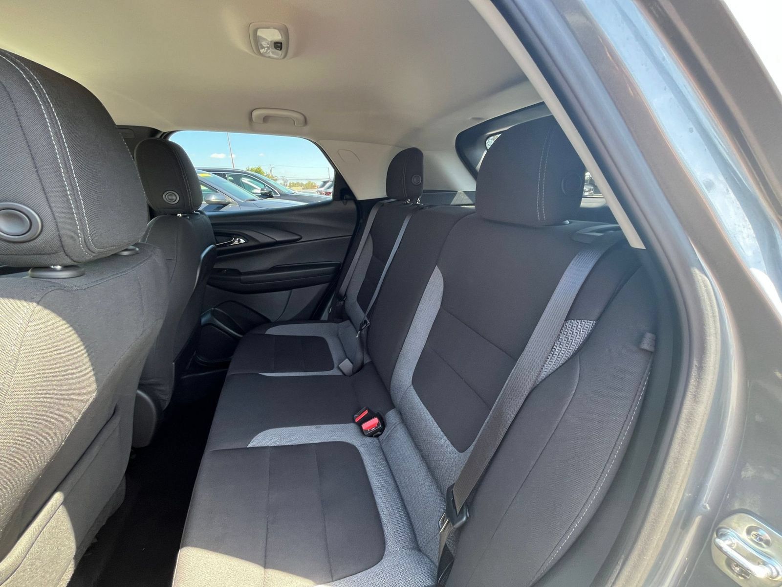 Used 2025 Chevrolet TrailBlazer LT FWD image 26