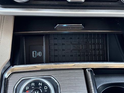 Used 2024 Ford Expedition Limited image 18