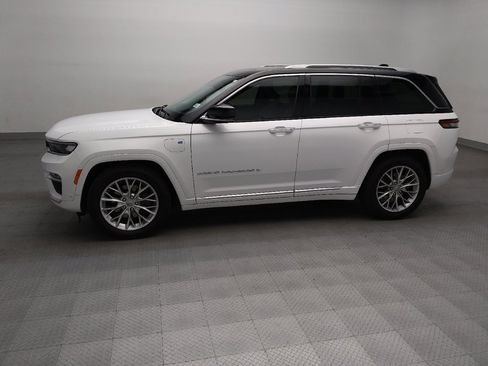 Used 2022 Jeep Grand Cherokee Summit w/ Advanced Protech Group IV AWD/4WD image 2